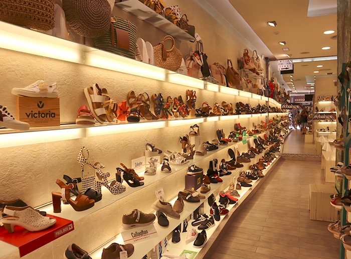 Interior botiga Sabates Pey